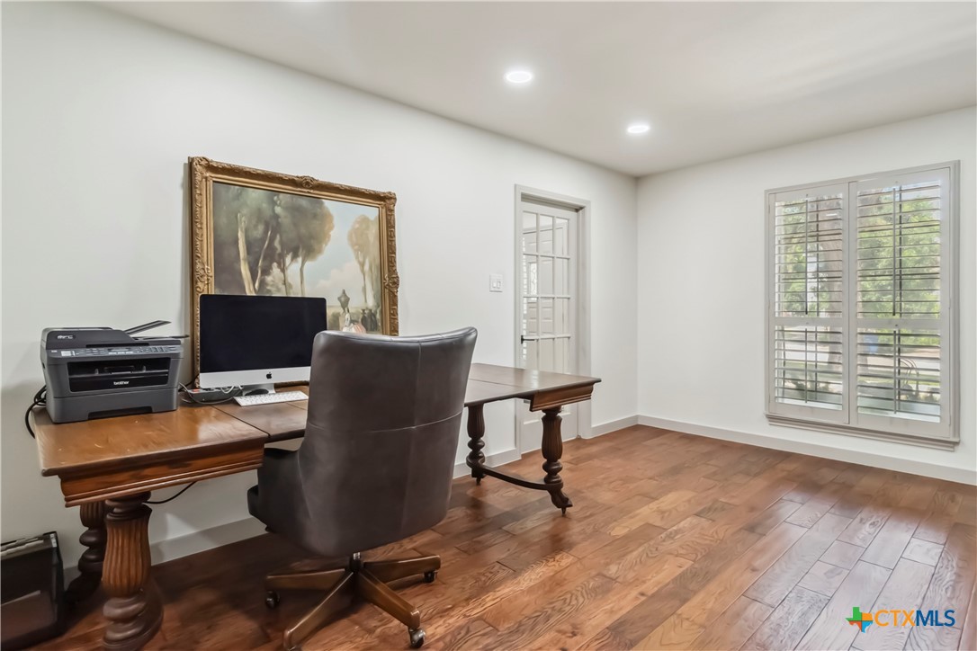 425 West Edgewater Terrace New Braunfels, TX 78130 - Photo 15 of 45 Office