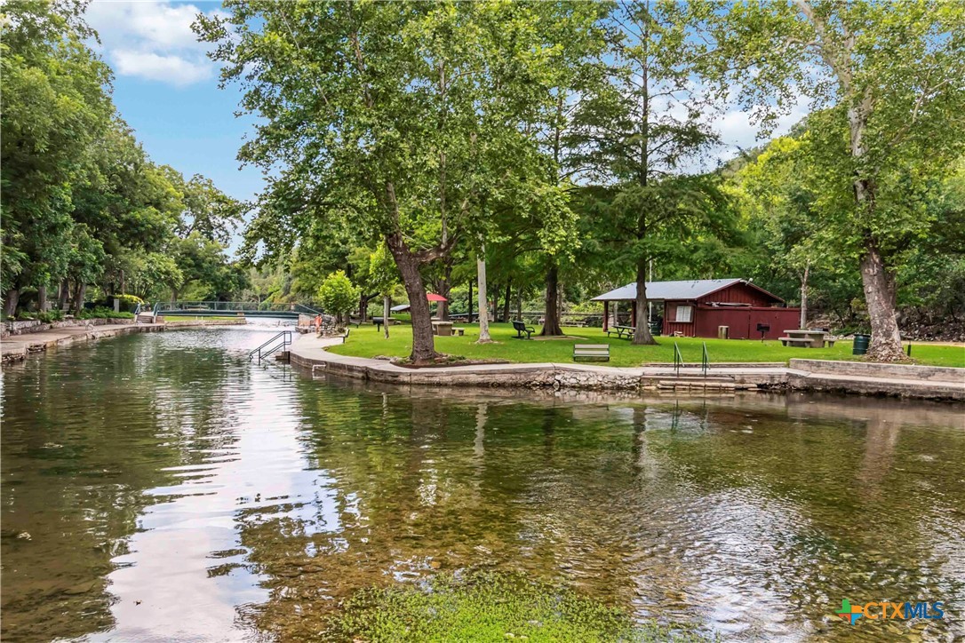 425 West Edgewater Terrace New Braunfels, TX 78130 - Photo 40 of 45 a view of large lake with houses