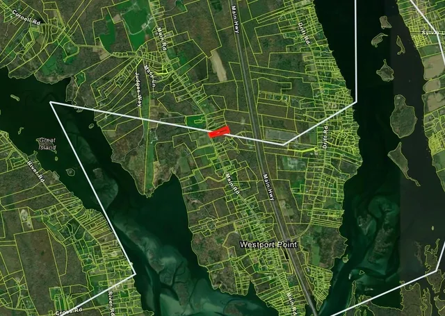 a view of a house with swimming pool and sitting area