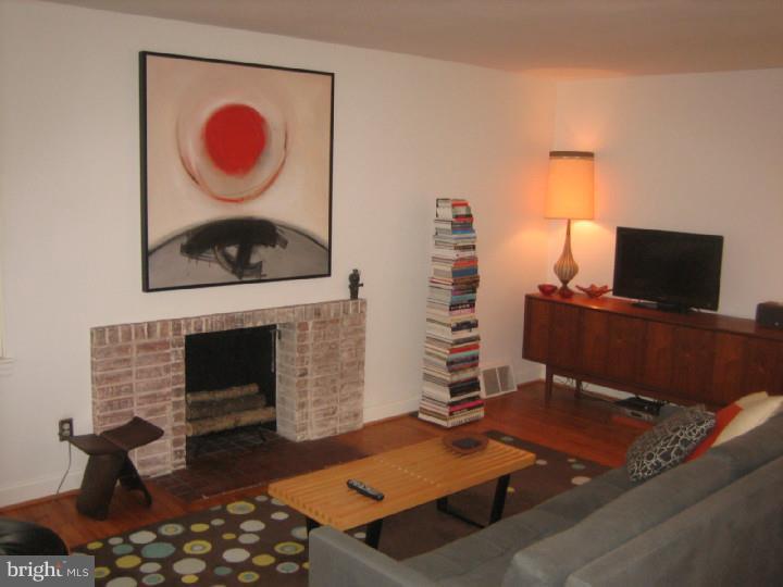 8505 Widener Road Glenside, PA 19038 - Photo 4 of 25 Living Room