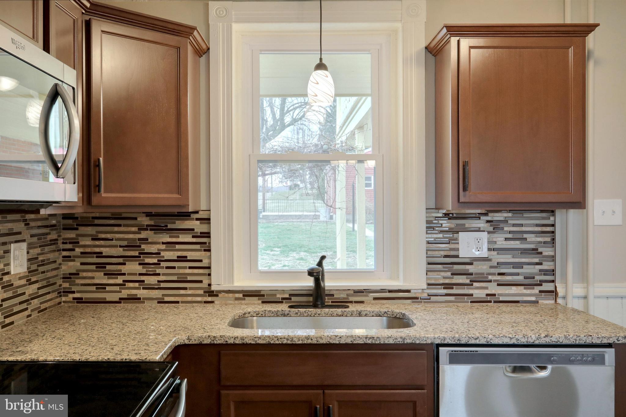 104 North Walnut Street Spring Grove, PA 17362 - Photo 11 of 34