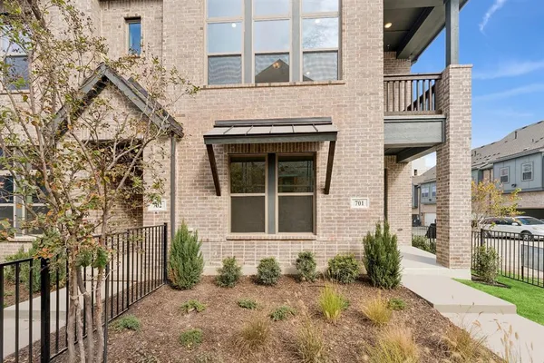 $637,990 | 4839 Fuller Court, Unit 701, Irving, TX 75038