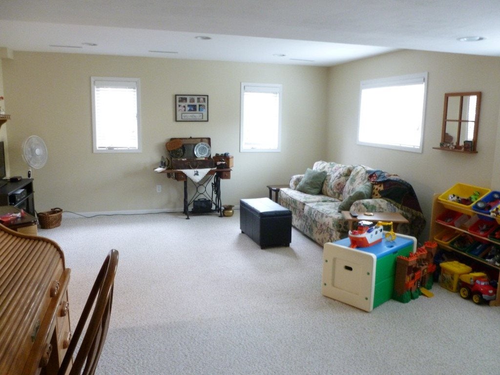 2407 Princeton Road Iowa City, IA 52245 - Photo 14 of 24 Gallery Image 14