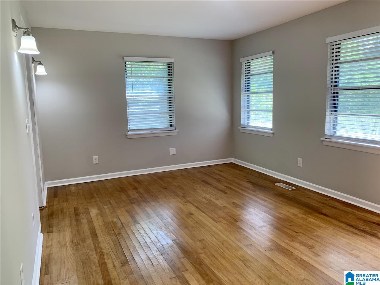 645 Gravlee Lane Birmingham, AL 35206 - Photo 4 of 23