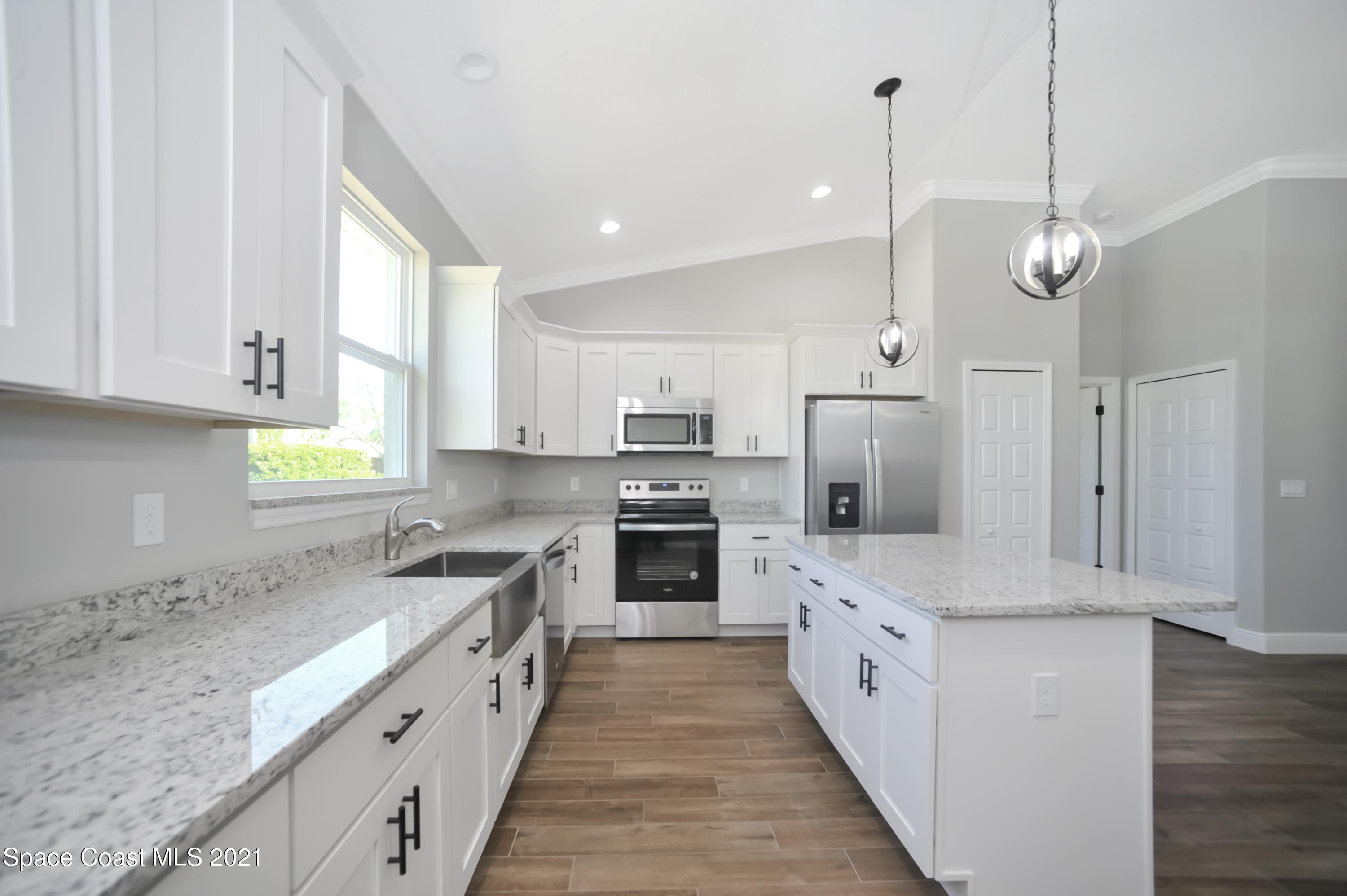 1335 Paragon Road Southeast Palm Bay, FL 32909 - Photo 3 of 34 REW_1939