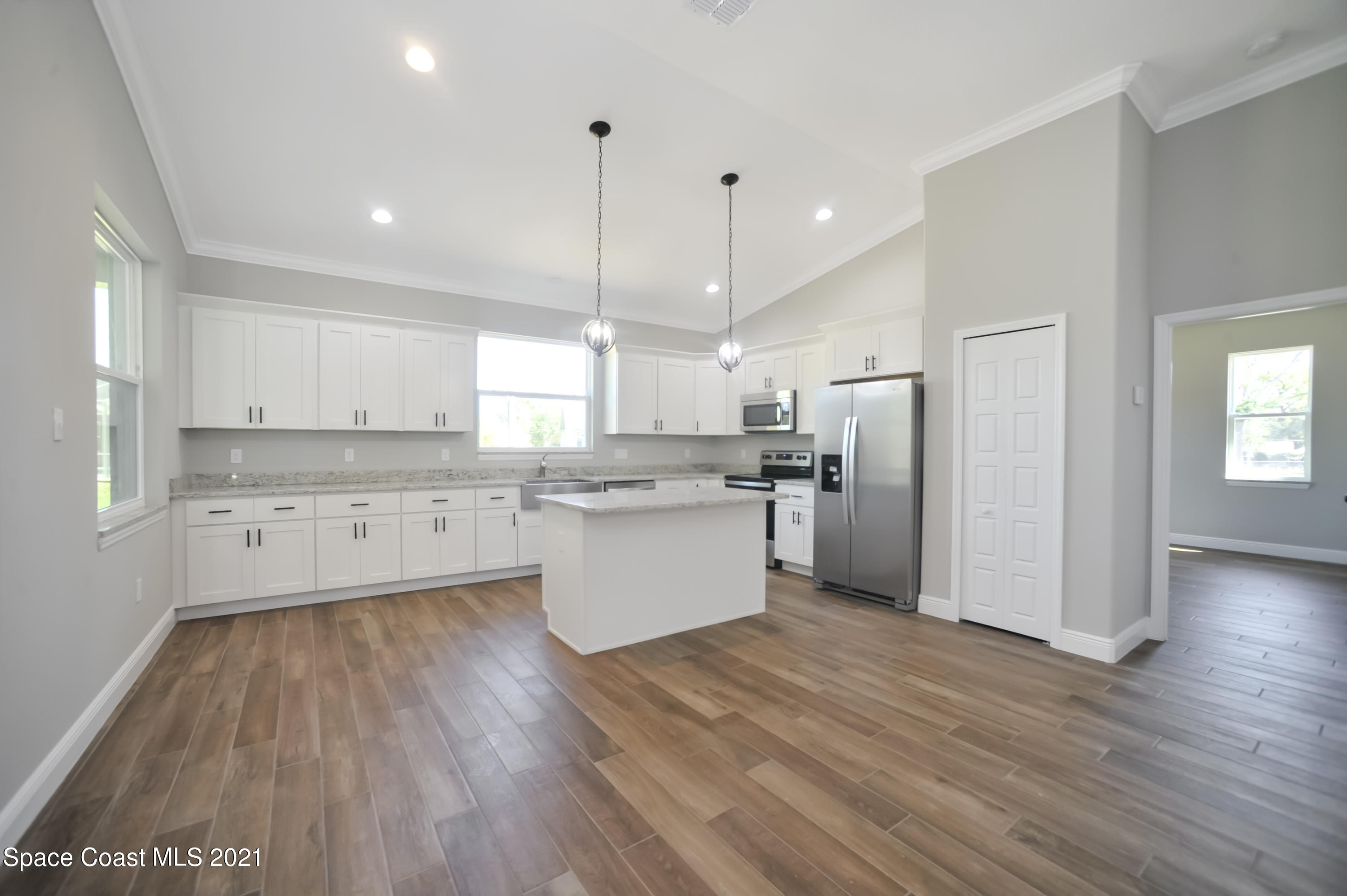 1335 Paragon Road Southeast Palm Bay, FL 32909 - Photo 6 of 34 REW_1937