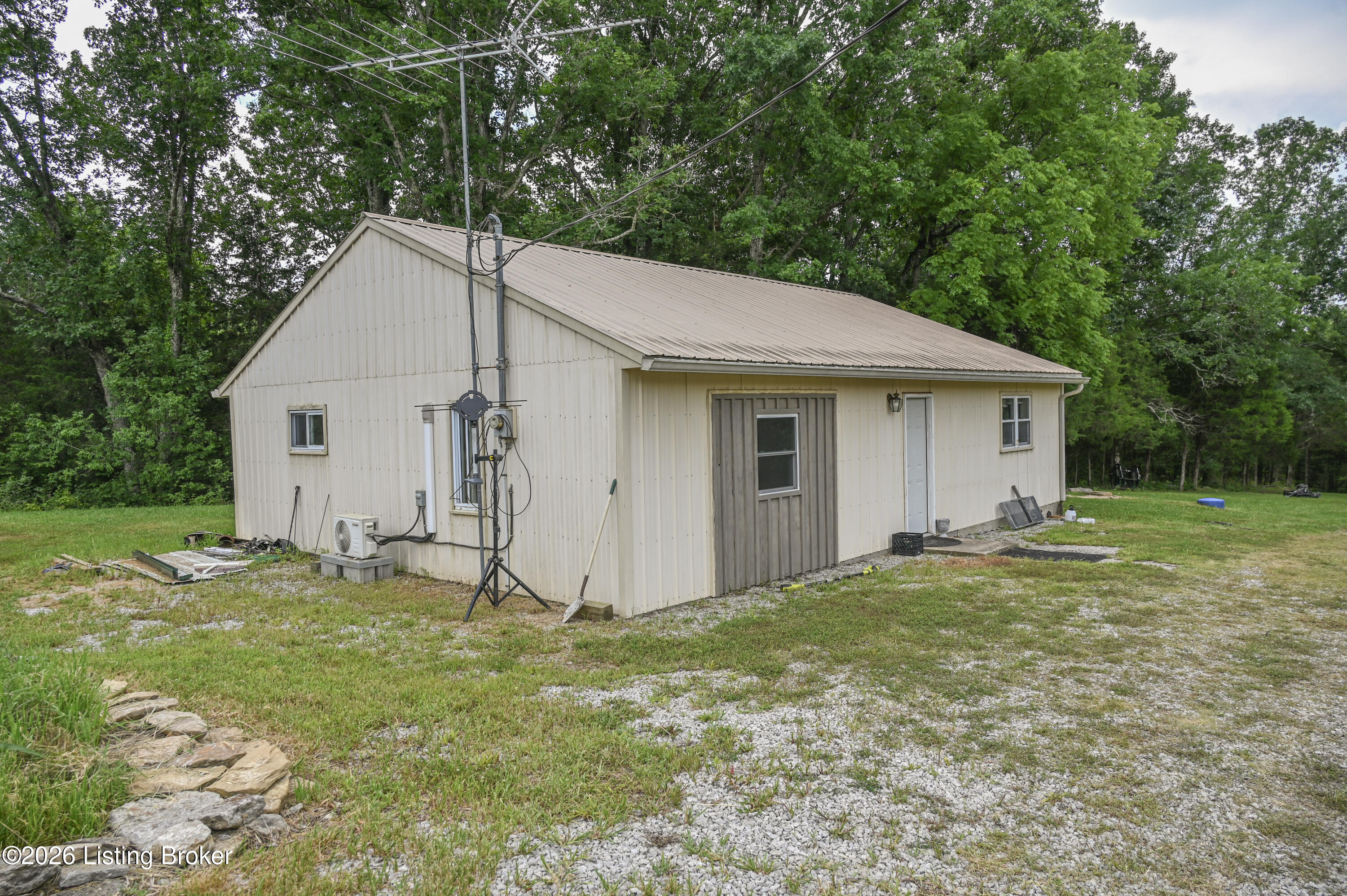 654 Gest Road Pleasureville, KY 40057 - Photo 43 of 44 32-DSC_2041