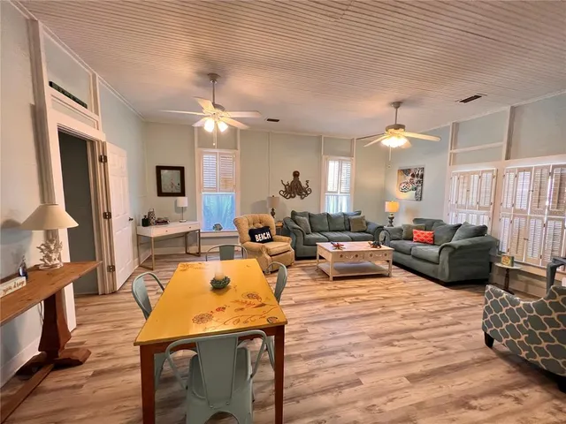 $1,950 | 225 Sullivan Street, Punta Gorda, FL 33950