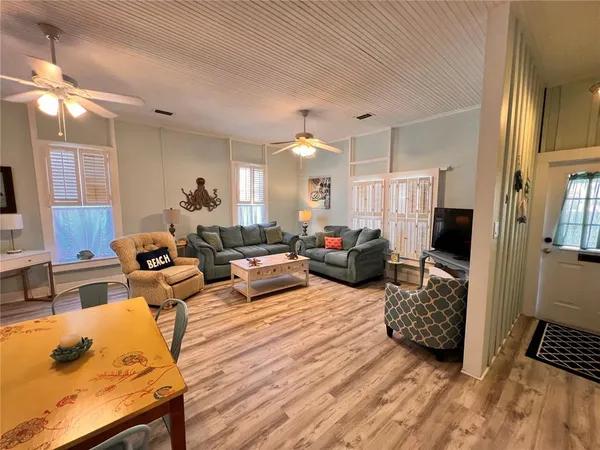 $1,950 | 225 Sullivan Street, Punta Gorda, FL 33950