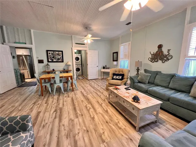 $1,950 | 225 Sullivan Street, Punta Gorda, FL 33950