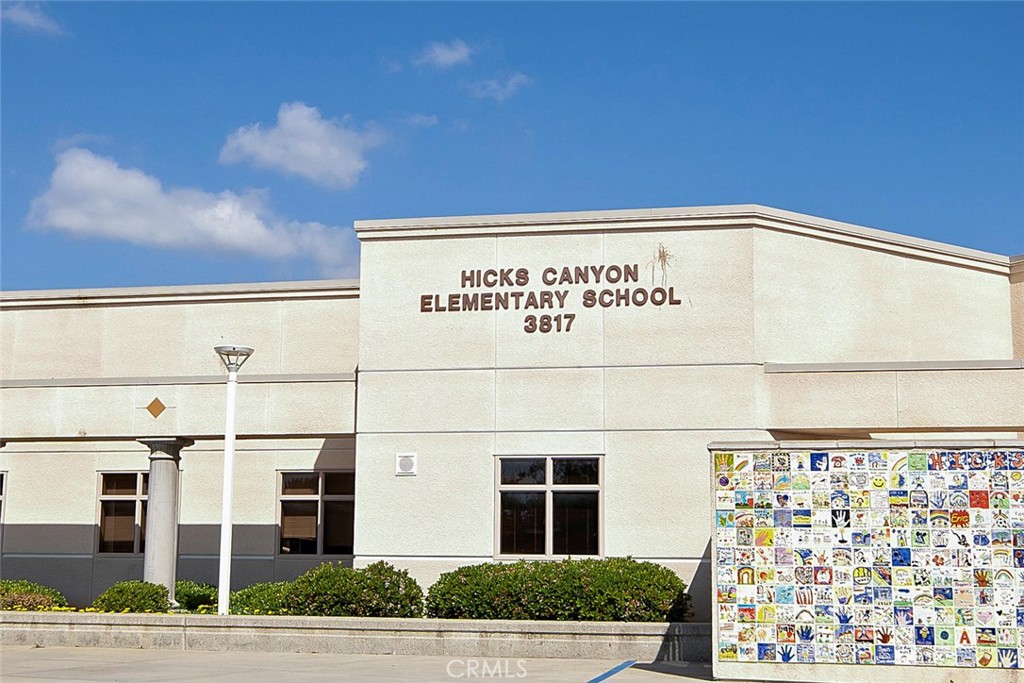 43 Carpenteria Irvine, CA 92602 - Photo 41 of 43 a sign on the side of a building