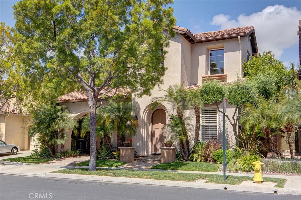 43 Carpenteria Irvine, CA 92602 - Photo 42 of 43 a front view of a house with garden