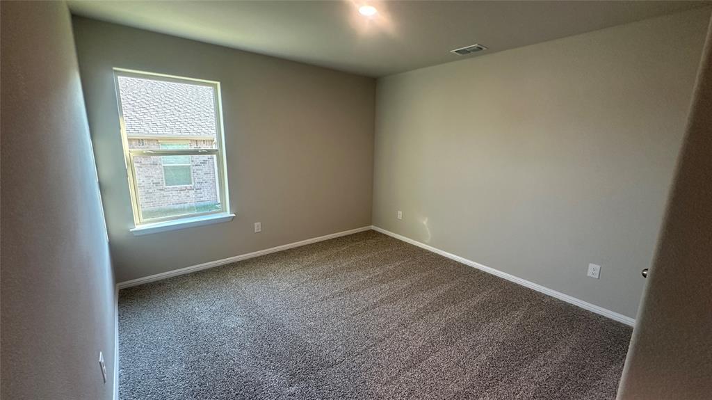 356 Lubbock Drive Azle, TX 76020 - Photo 10 of 16