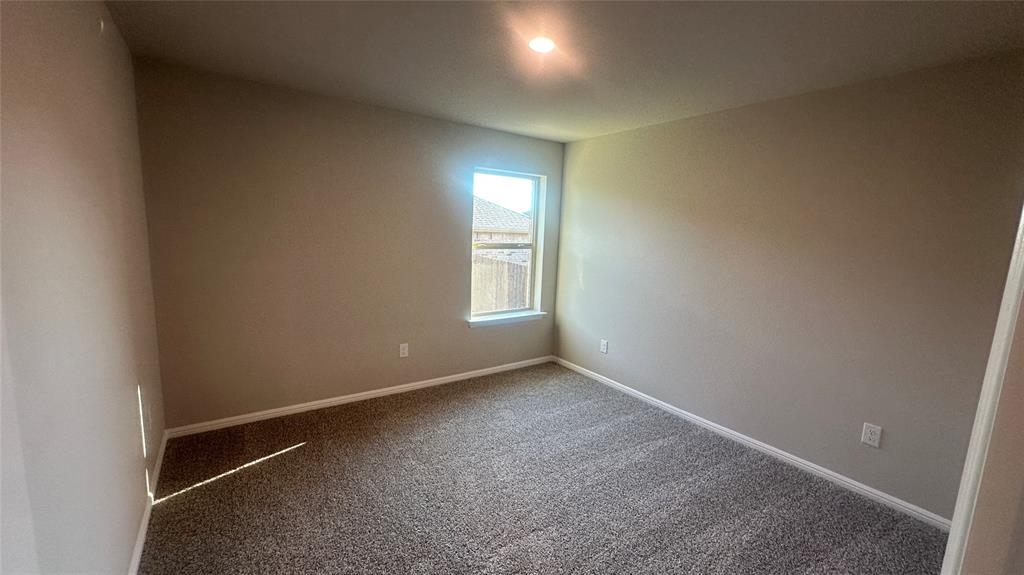 356 Lubbock Drive Azle, TX 76020 - Photo 11 of 16