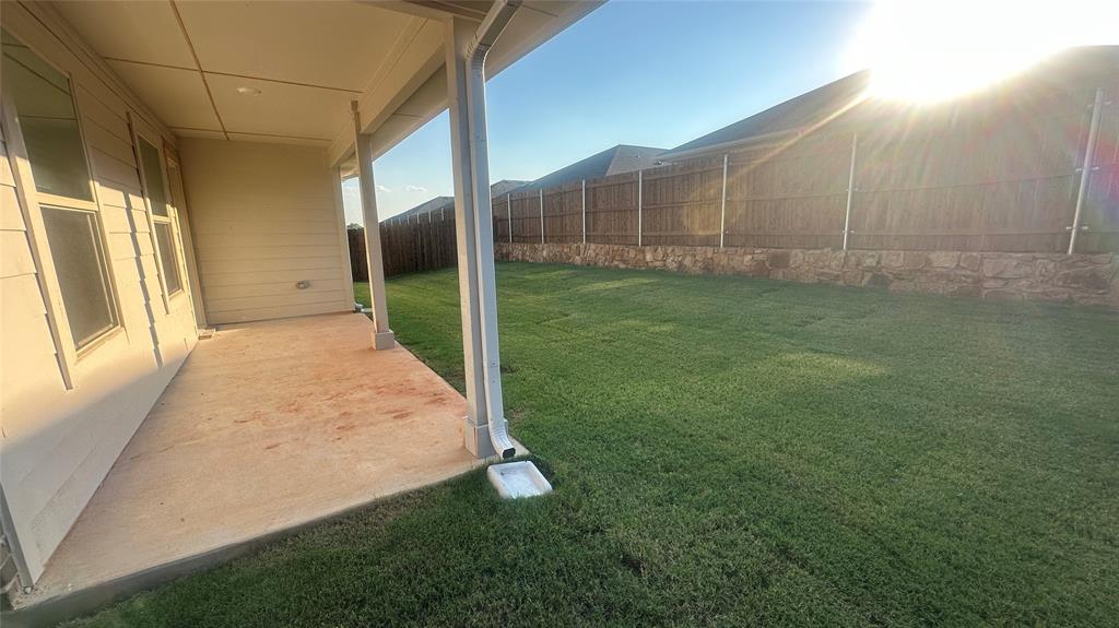 356 Lubbock Drive Azle, TX 76020 - Photo 12 of 16