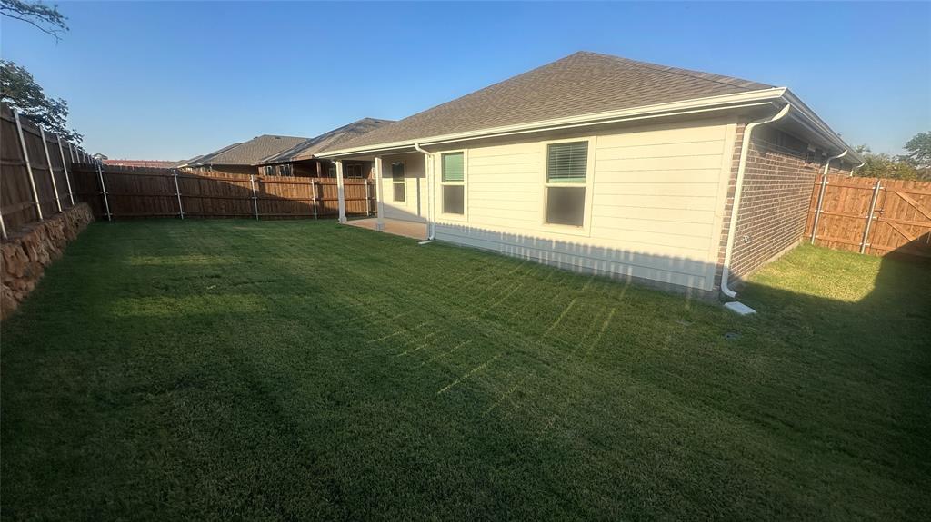 356 Lubbock Drive Azle, TX 76020 - Photo 13 of 16