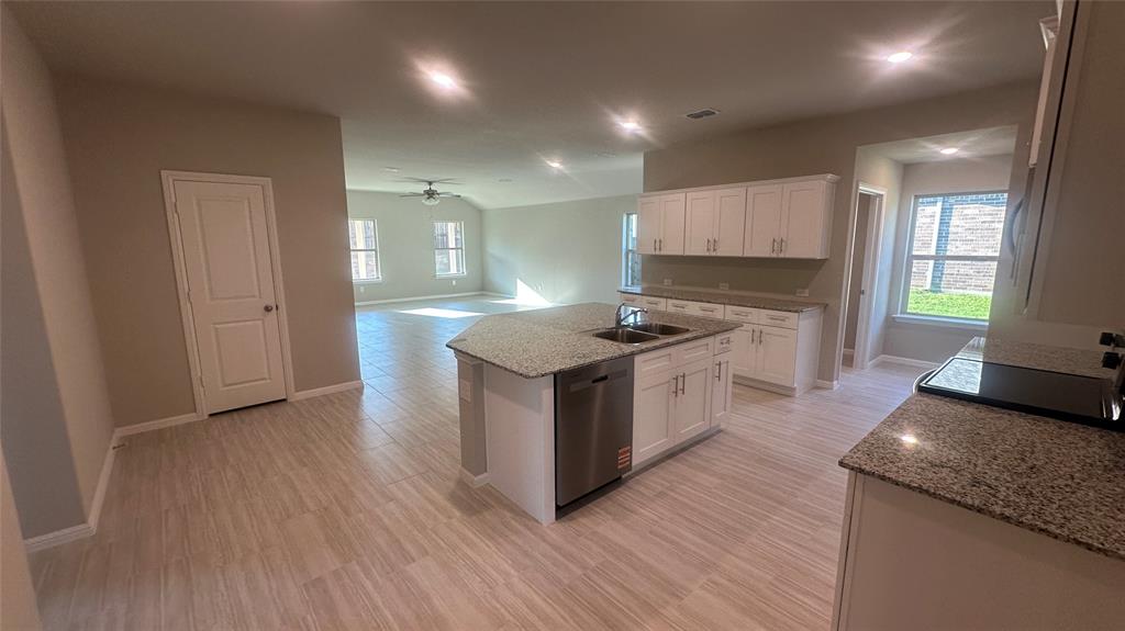 356 Lubbock Drive Azle, TX 76020 - Photo 2 of 16