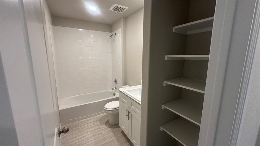 356 Lubbock Drive Azle, TX 76020 - Photo 9 of 16