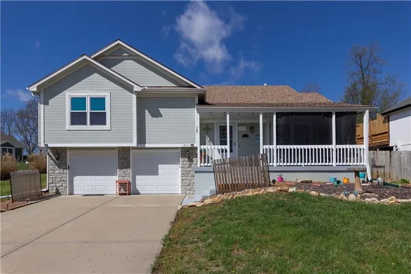 $365,000 | 1610 South 105 Street, Edwardsville, KS 66111