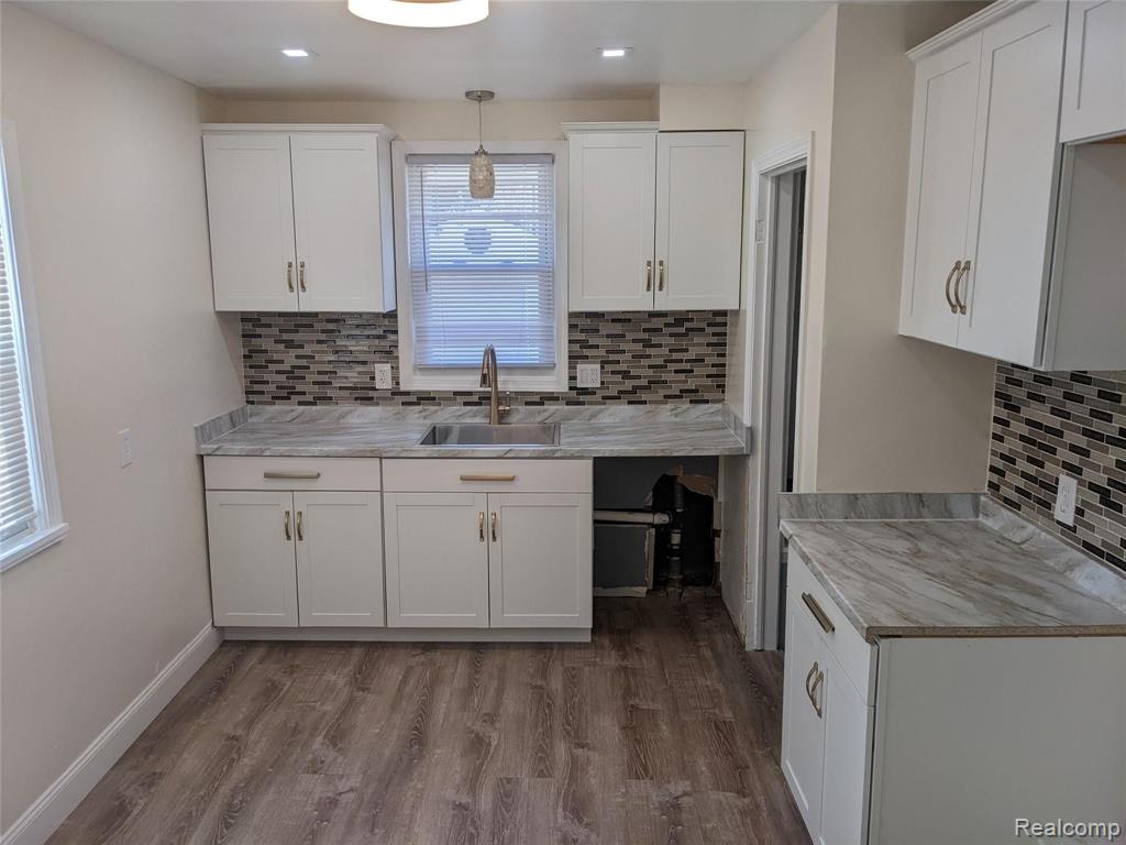 10033 Patton Street Detroit, MI 48228 - Photo 11 of 28