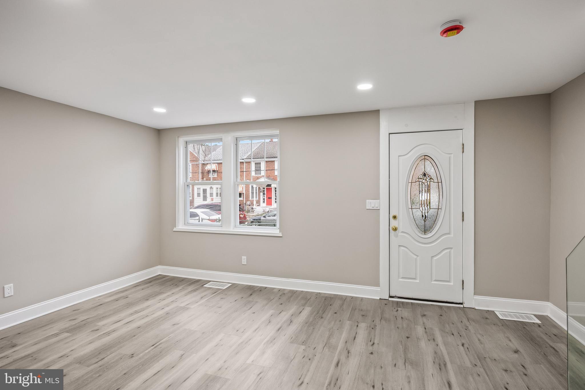 1317 Argus Road Camden, NJ 08104 - Photo 4 of 21