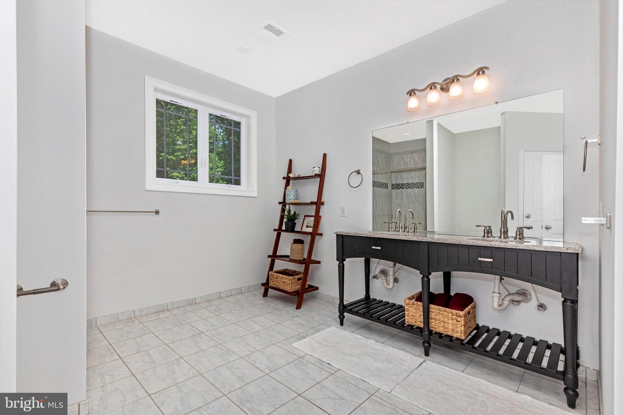 1615 Sawmill Road Spring City, PA 19475 - Photo 62 of 121 Huge en Suite for 2nd Floor MBR