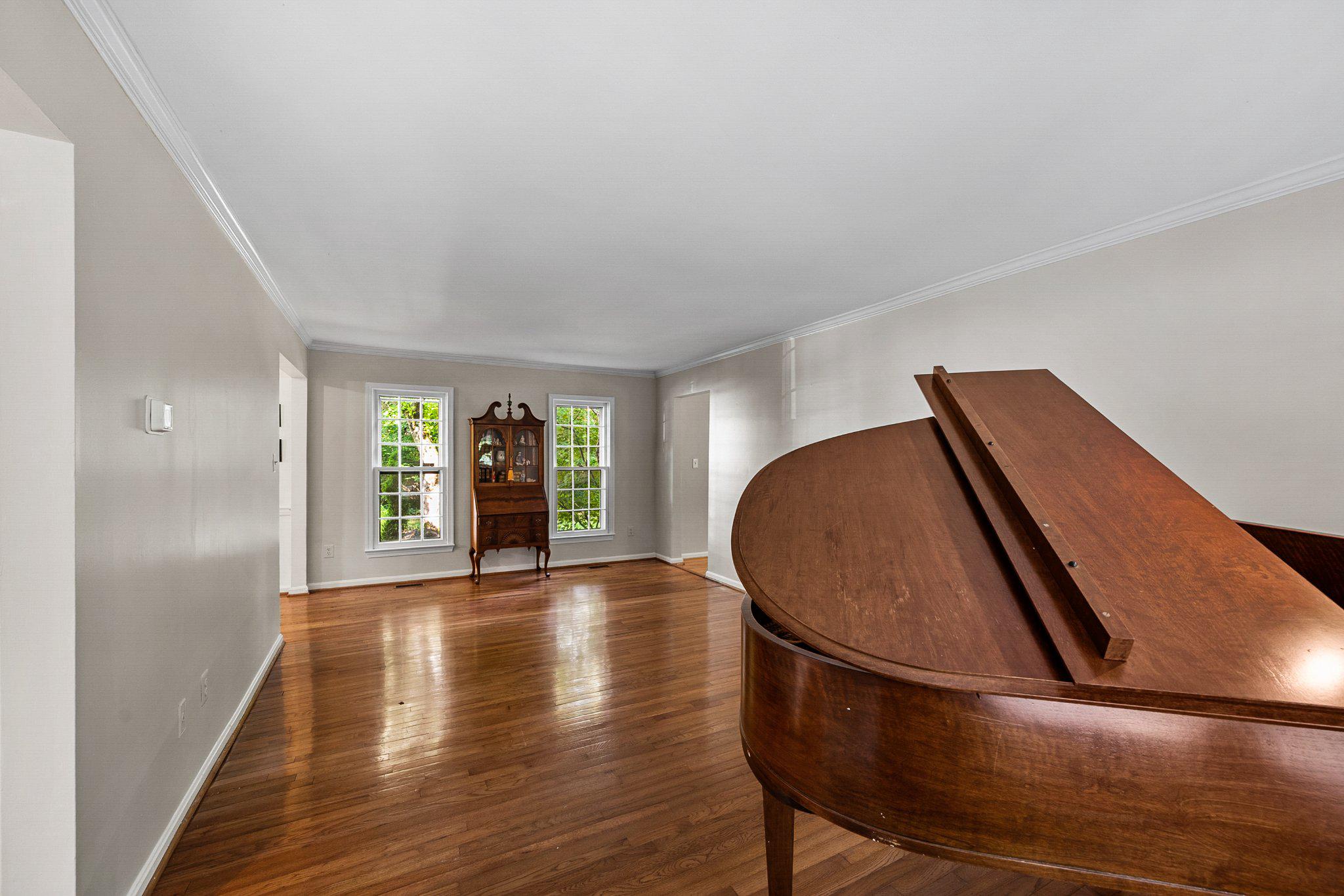 2085 Cobblestone Lane Reston, VA 20191 - Photo 14 of 64 The family room is great for entertaining