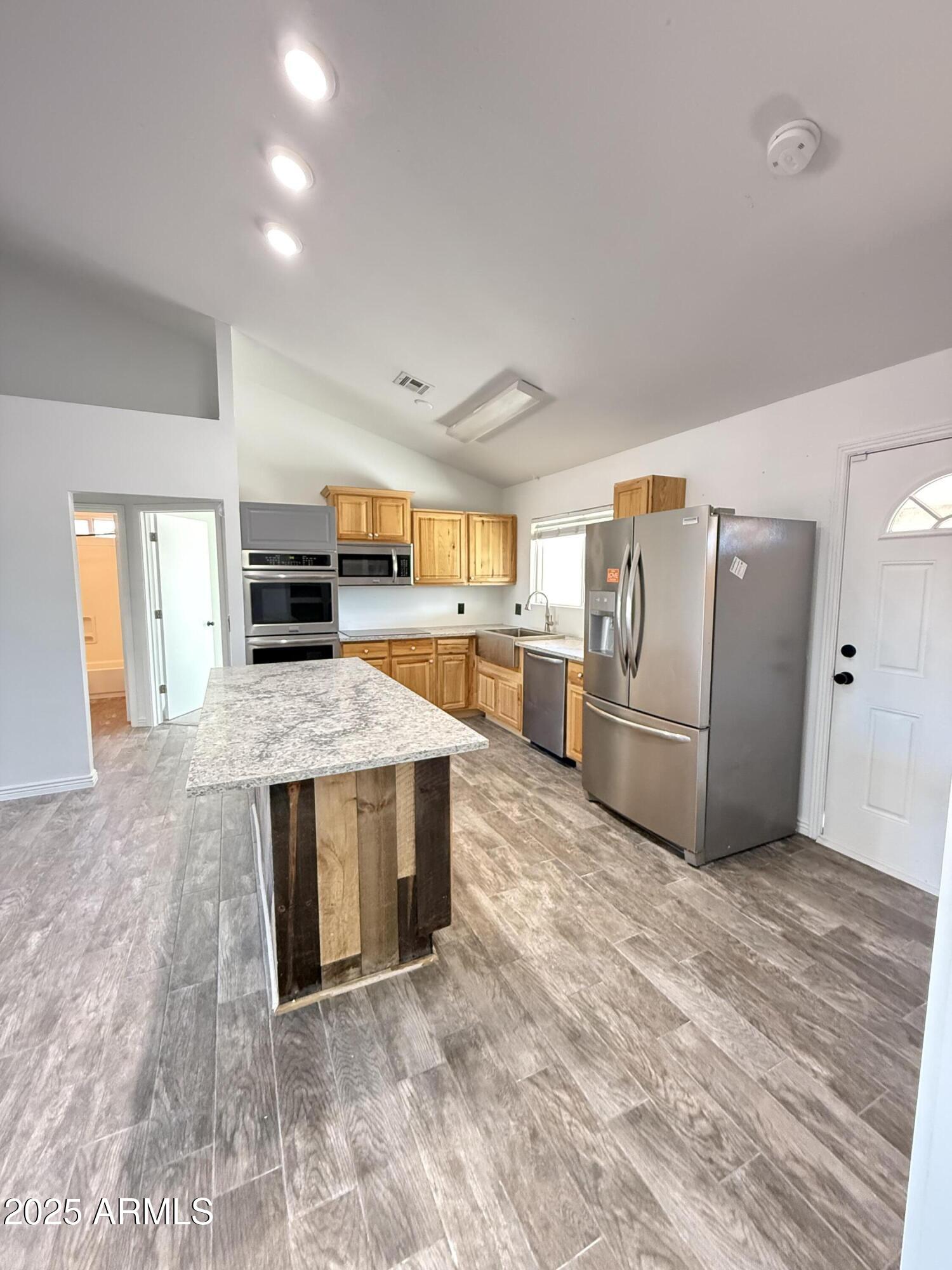8633 West Wethersfield Road Peoria, AZ 85381 - Photo 8 of 18 IMG_1967