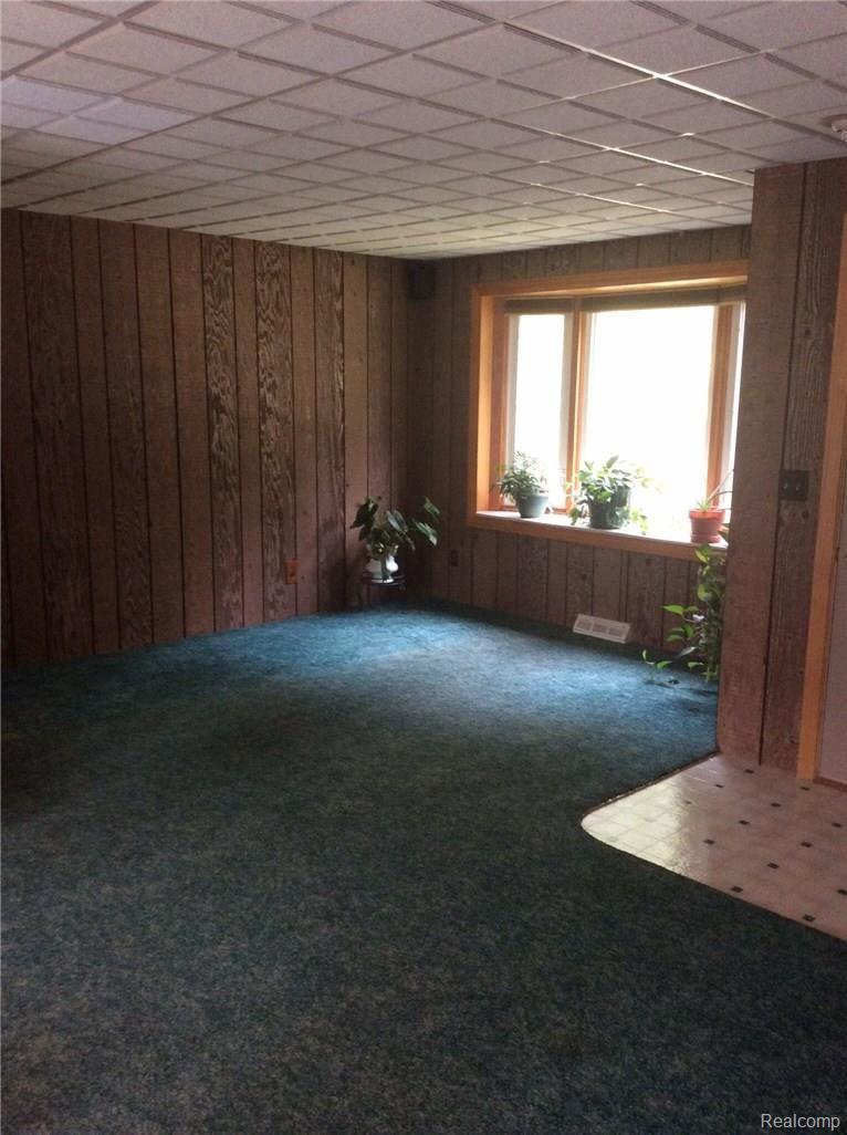 44030 Harris Road Belleville, MI 48111 - Photo 9 of 18 image.jpg