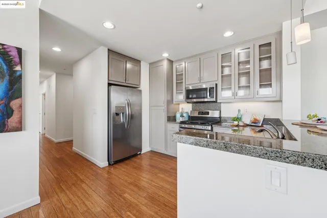 $599,000 | 428 Alice Street, Unit 822, Oakland, CA 94607