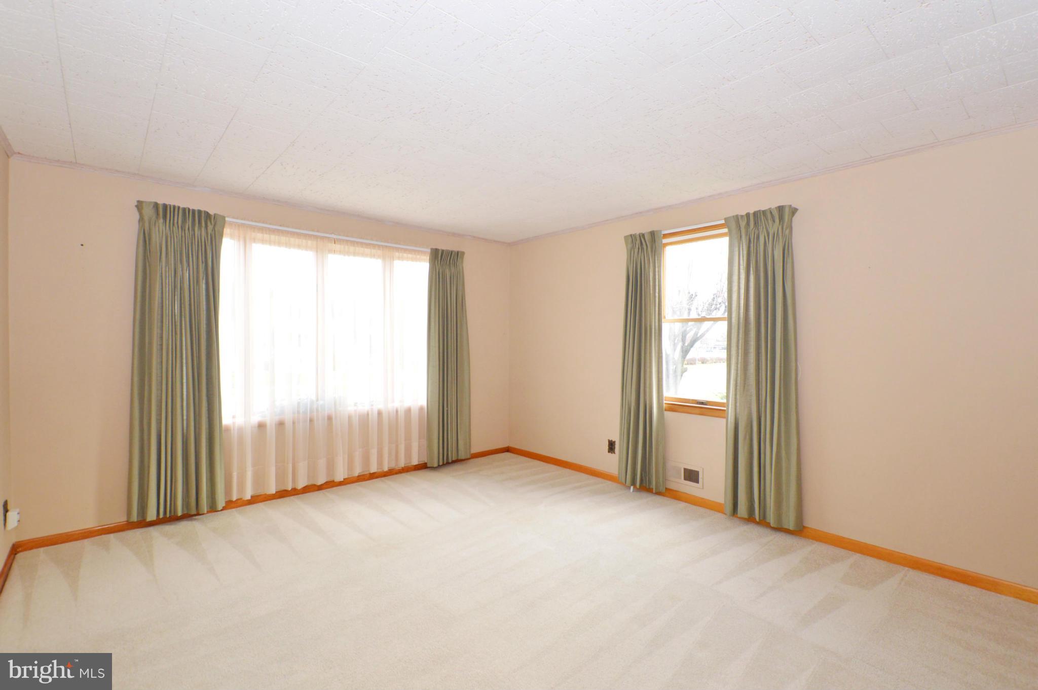 2624 Plainfield Road Baltimore, MD 21222 - Photo 2 of 30 Living Room