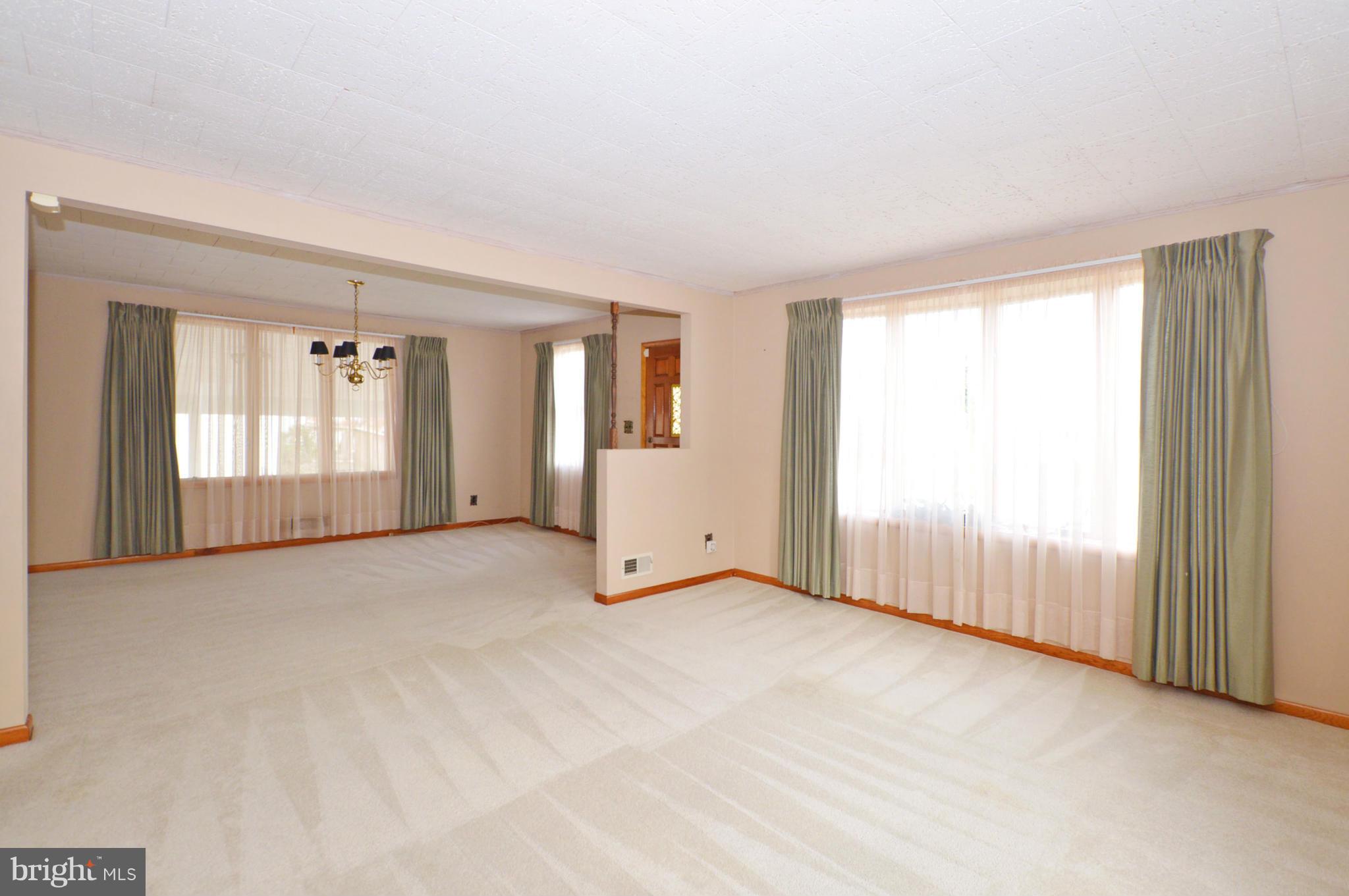 2624 Plainfield Road Baltimore, MD 21222 - Photo 3 of 30 Living Room