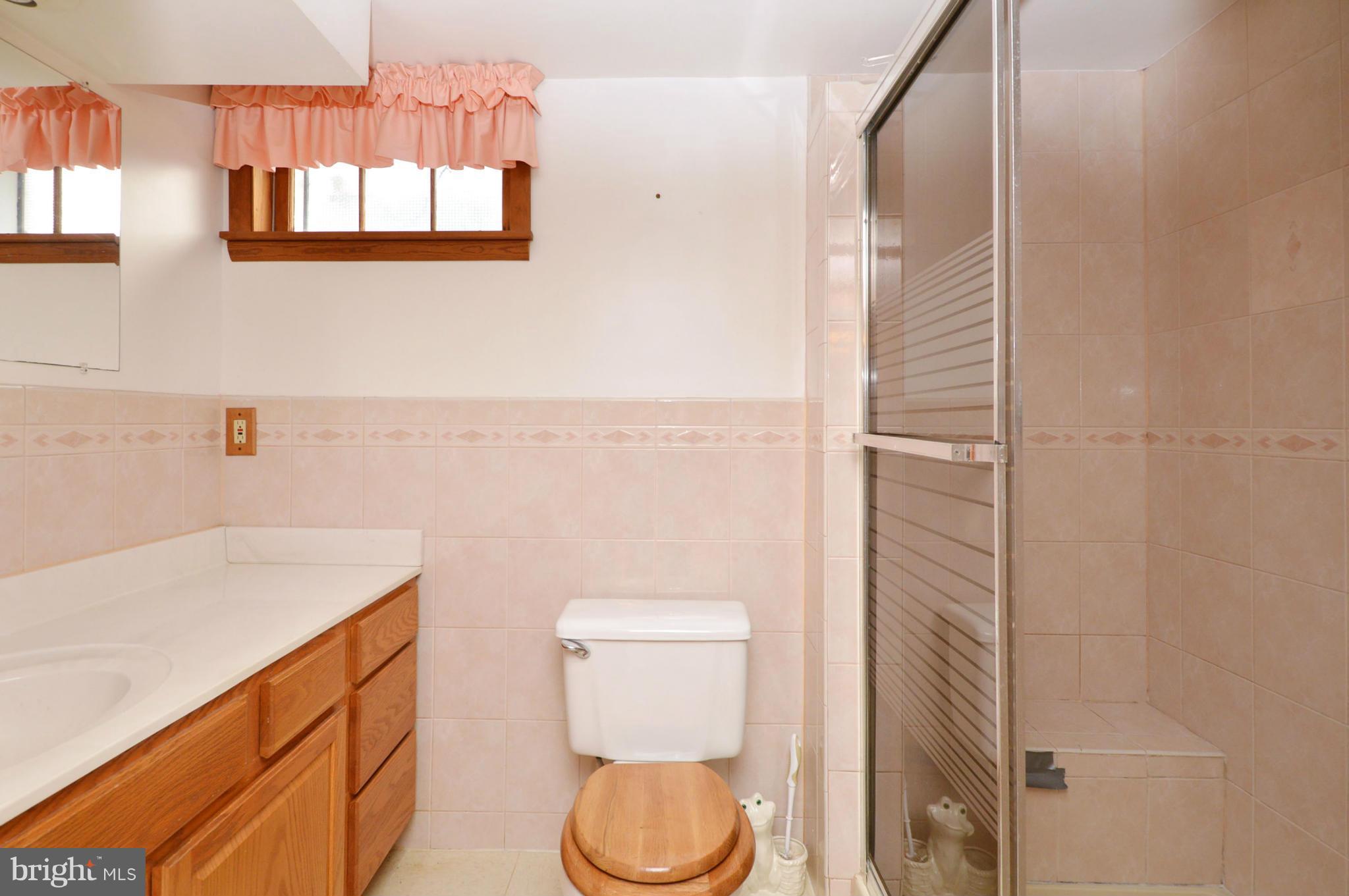 2624 Plainfield Road Baltimore, MD 21222 - Photo 23 of 30 Lower Bath