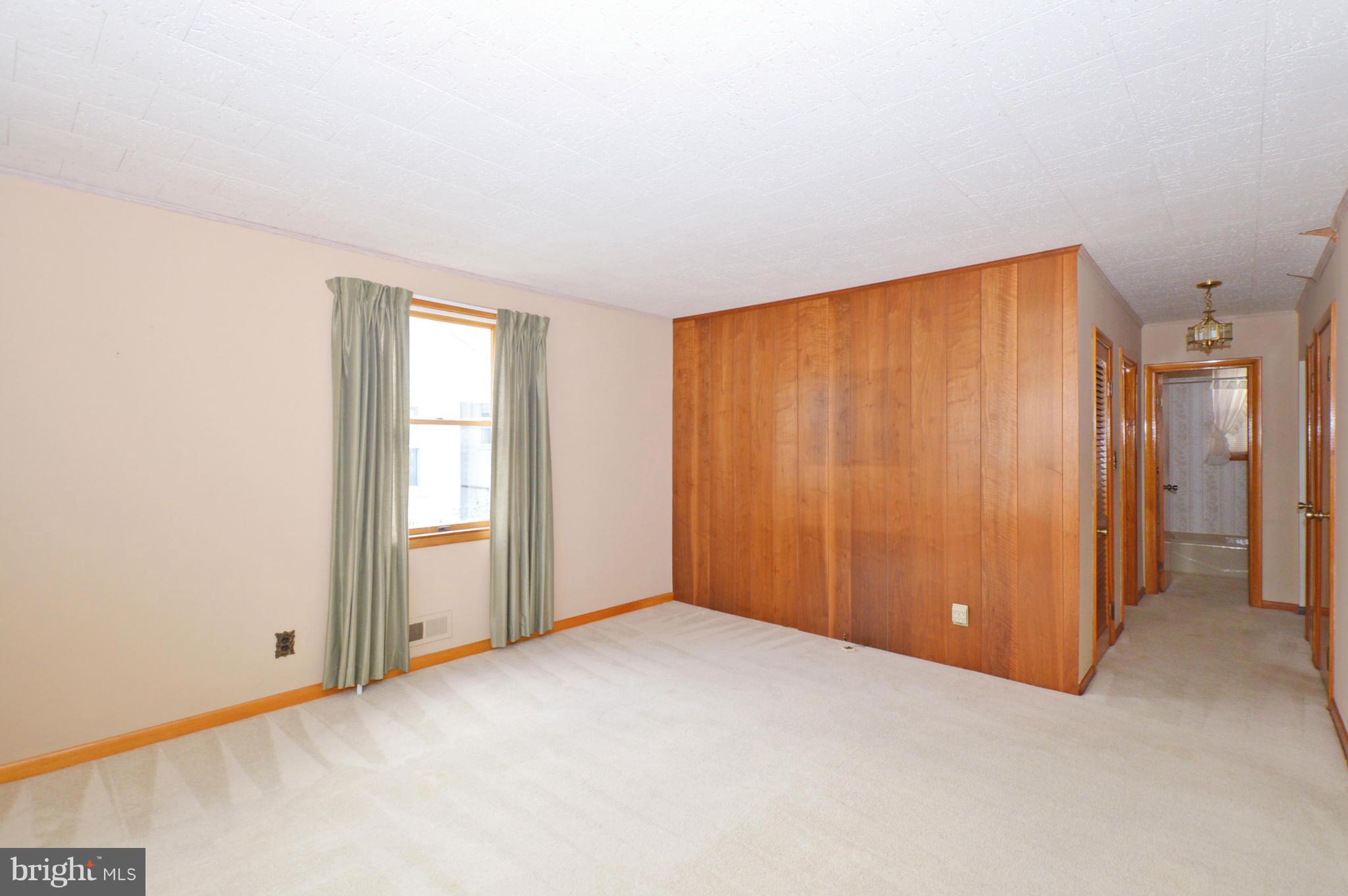 2624 Plainfield Road Baltimore, MD 21222 - Photo 5 of 30 Living Room