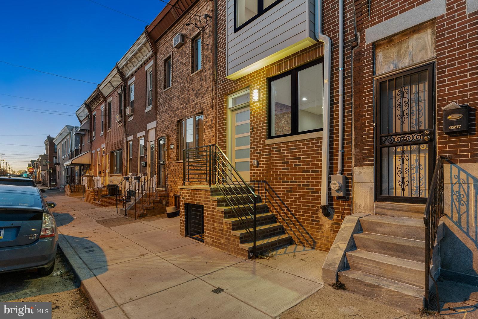 2047 Moore Street Philadelphia, PA 19145 - Photo 3 of 55