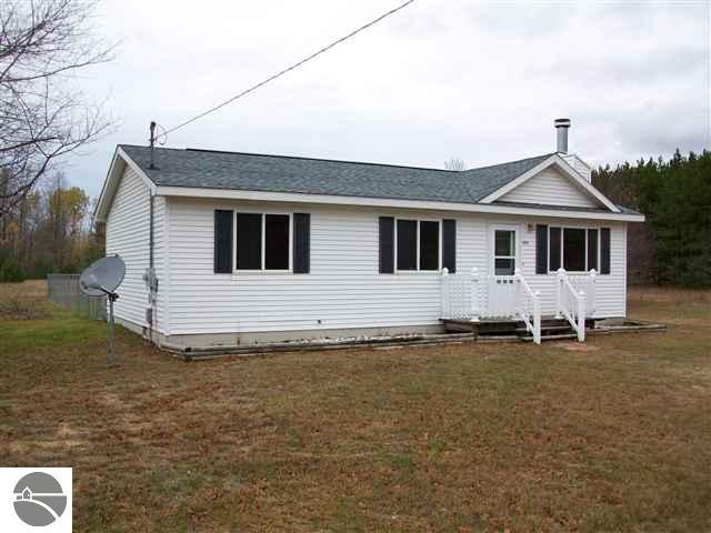 13254 Homestead Road Beulah, MI 49617 - Photo 2 of 20 1731407-1.JPG