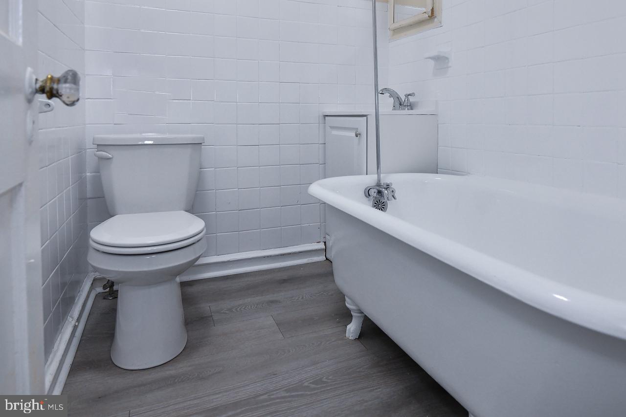 429 Timberlake Road Upper Darby, PA 19082 - Photo 18 of 40