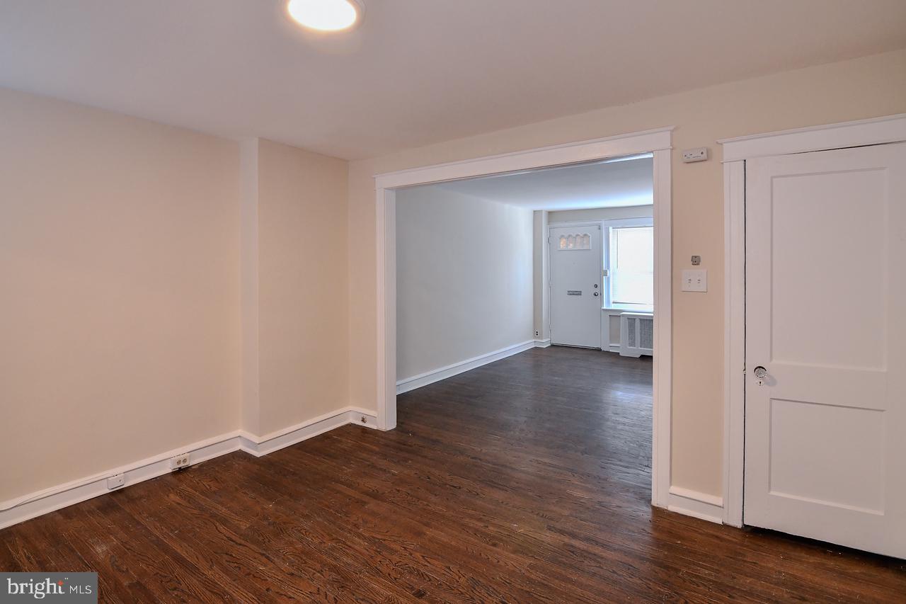 429 Timberlake Road Upper Darby, PA 19082 - Photo 3 of 40