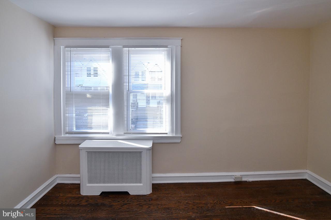 429 Timberlake Road Upper Darby, PA 19082 - Photo 4 of 40