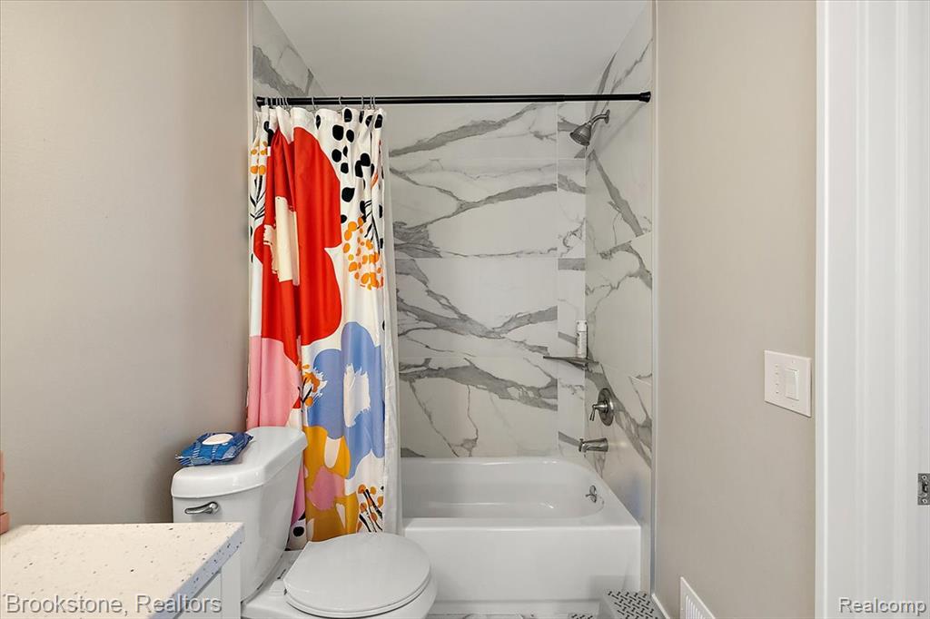 525 Oxford Court Rochester Hills, MI 48307 - Photo 41 of 49