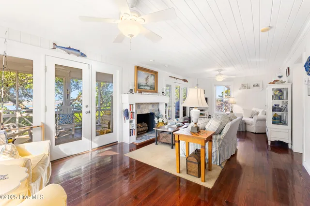 $1,925,000 | 460 North Anderson Boulevard, Topsail Beach, NC 28445