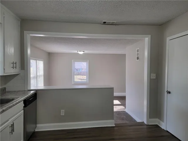 $203,000 | 6338 Longwood Court, Kansas City, KS 66104