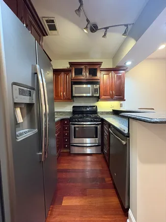 $3,800 | 106 East Brookline Street, Unit 1, Boston, MA 02118