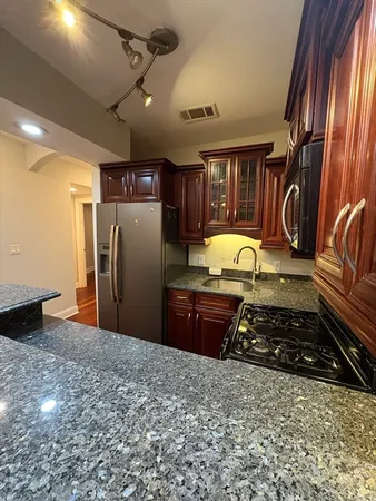 $3,800 | 106 East Brookline Street, Unit 1, Boston, MA 02118