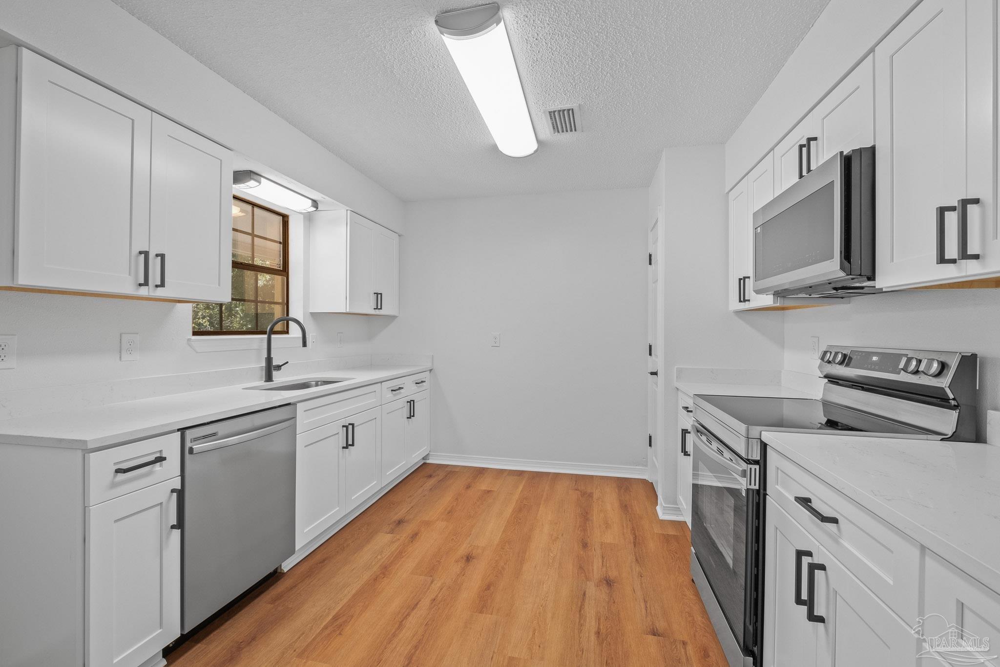 2069 Garcon Point Road Milton, FL 32583 - Photo 10 of 40 Gallery Image 10