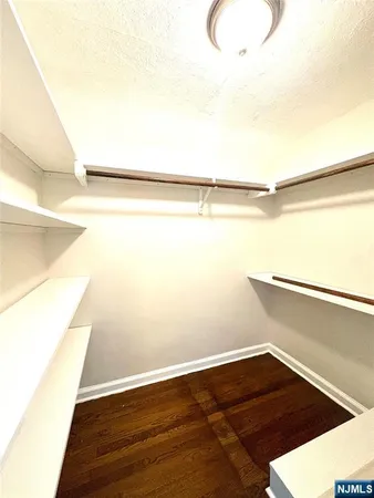 $3,100 | 66 Stuart Street, Unit B, Waldwick, NJ 07463