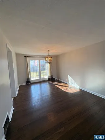 $3,100 | 66 Stuart Street, Unit B, Waldwick, NJ 07463