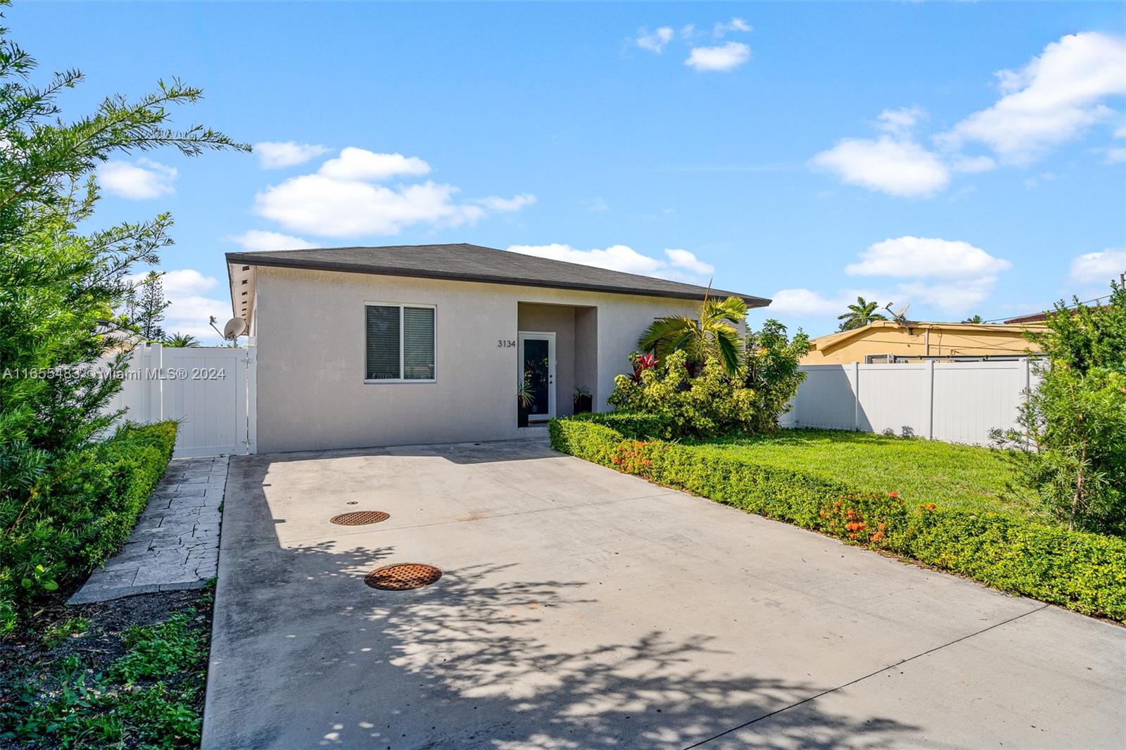 3134 Southwest 64th Avenue Miami, FL 33155 - Photo 6 of 47 Gallery Image 6