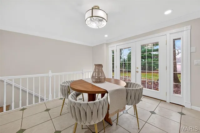 $550,000 | 805 Phaeton Drive, Manchester, MO 63021