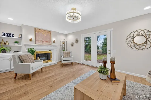 $550,000 | 805 Phaeton Drive, Manchester, MO 63021